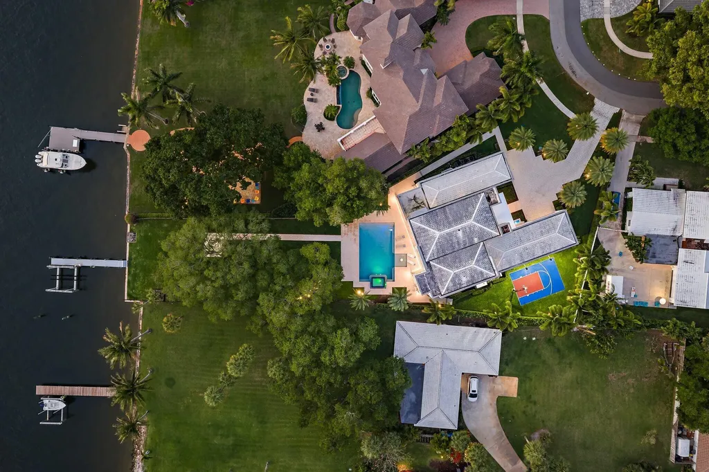 2162 Radnor Road North Palm Beach FL 33408