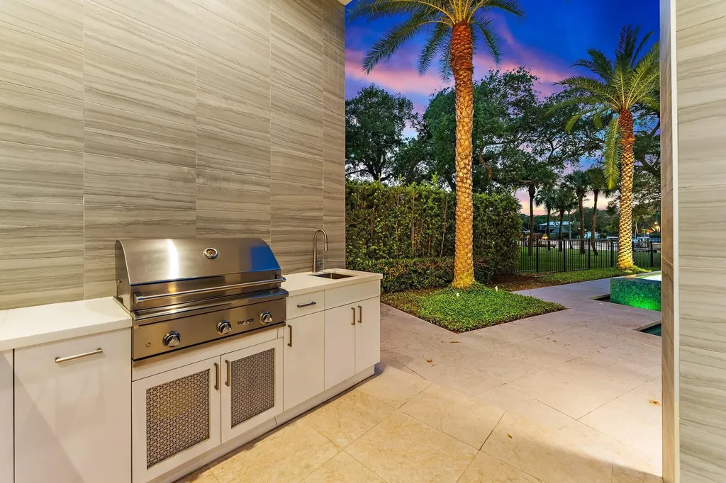 2162 Radnor Road North Palm Beach FL 33408