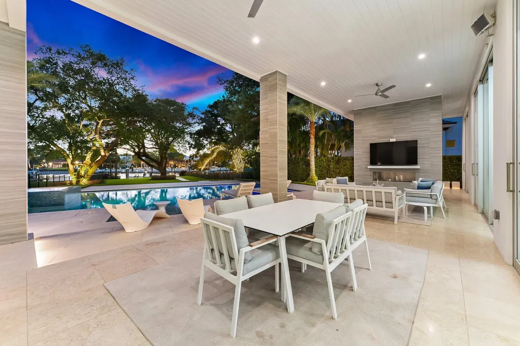 2162 Radnor Road North Palm Beach FL 33408
