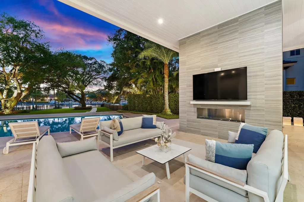 2162 Radnor Road North Palm Beach FL 33408