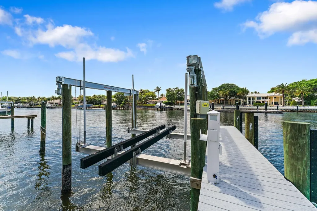 2162 Radnor Road North Palm Beach FL 33408
