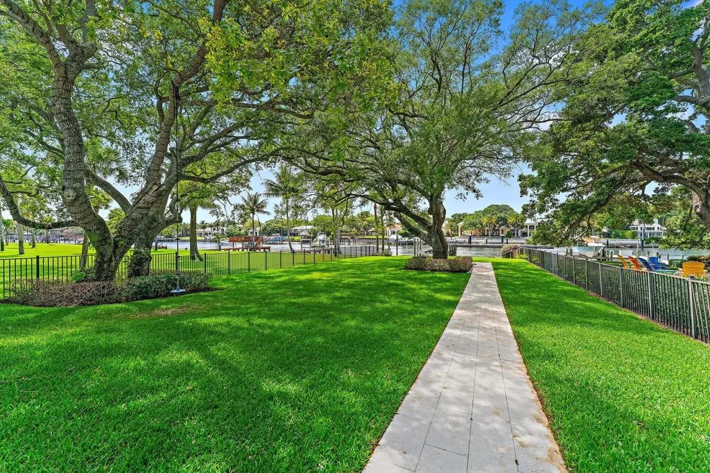 2162 Radnor Road North Palm Beach FL 33408