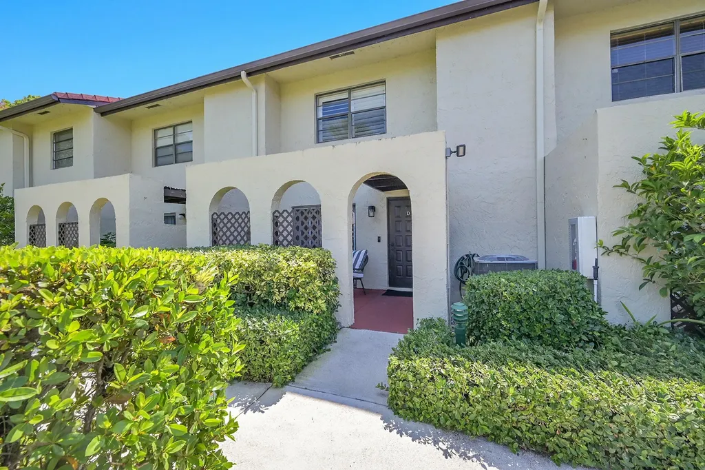 21207 Lago Circle Boca Raton FL 33433