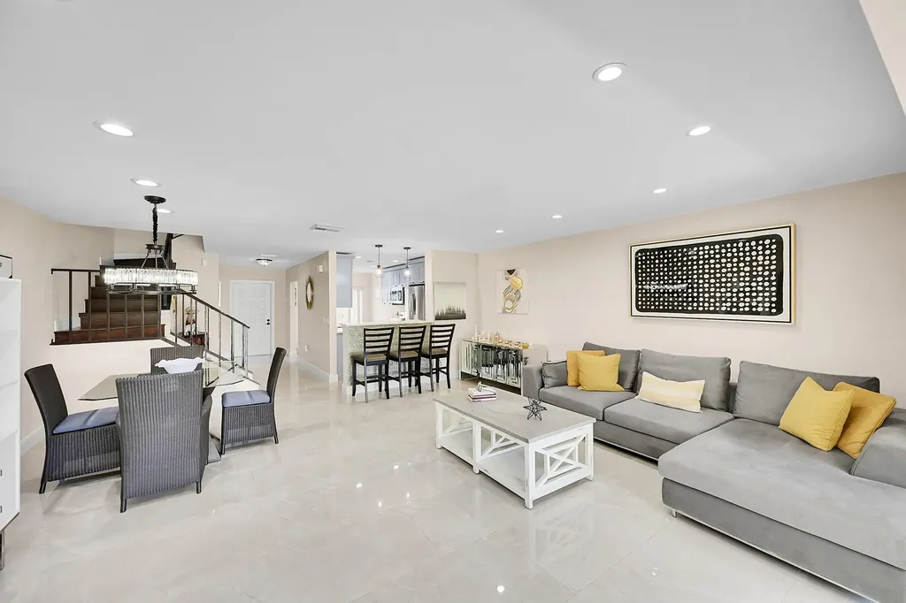 21207 Lago Circle Boca Raton FL 33433
