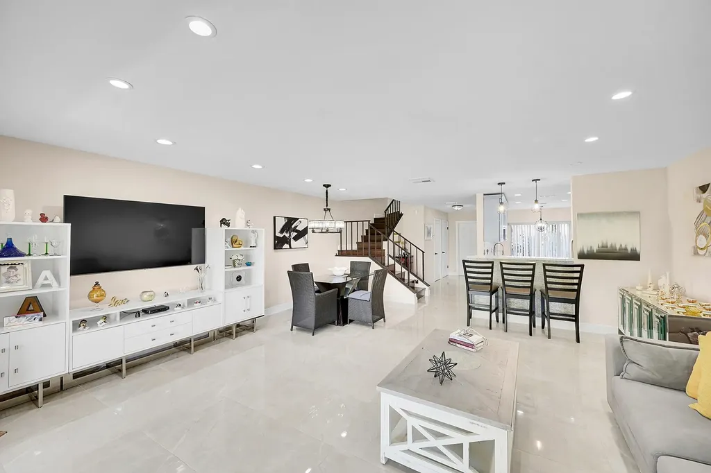 21207 Lago Circle Boca Raton FL 33433
