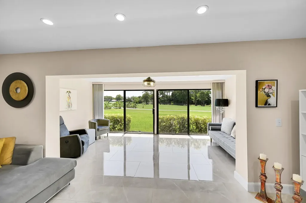 21207 Lago Circle Boca Raton FL 33433