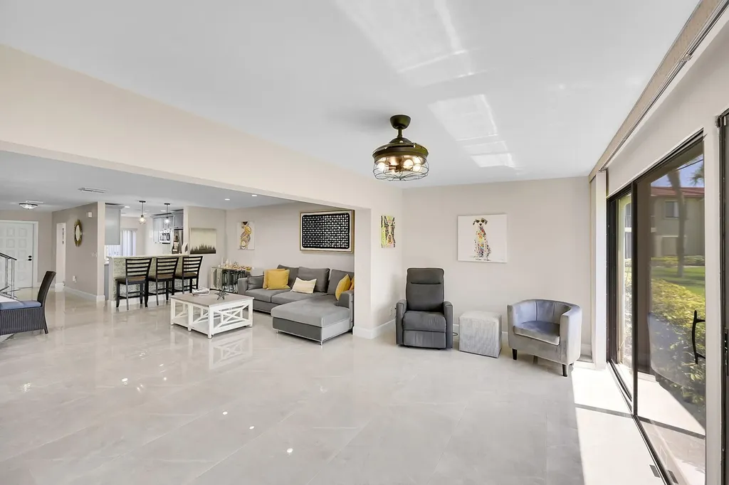 21207 Lago Circle Boca Raton FL 33433