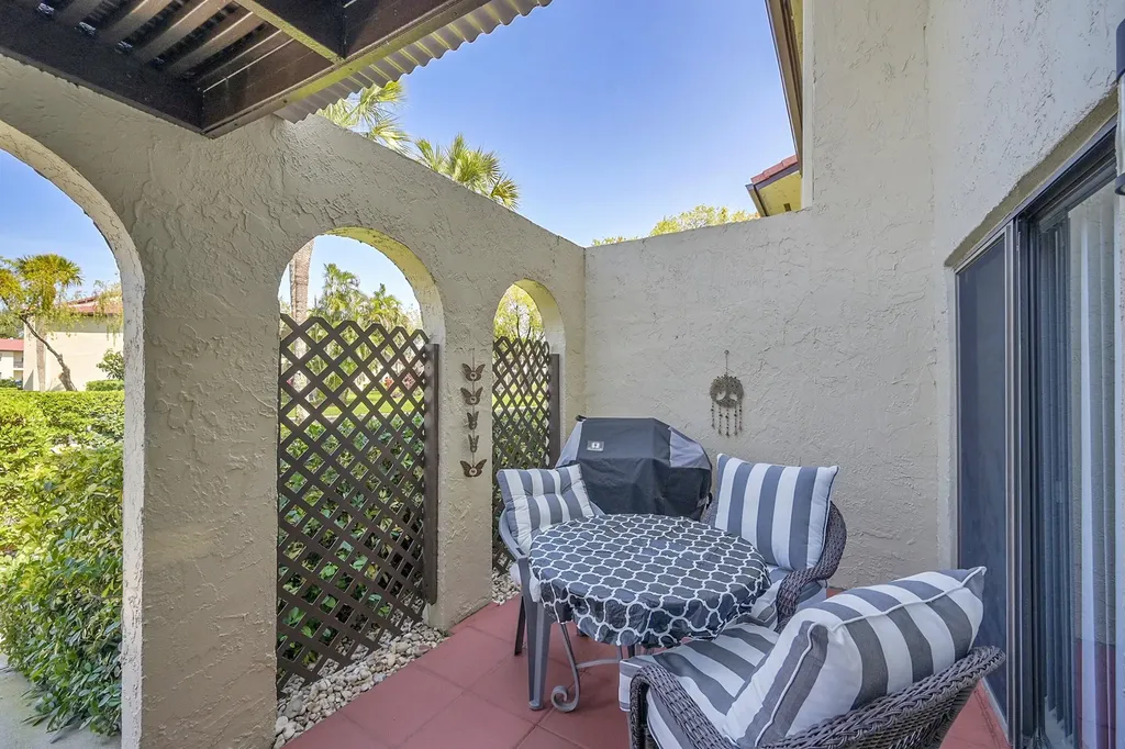 21207 Lago Circle Boca Raton FL 33433