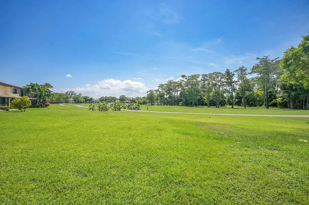 21207 Lago Circle Boca Raton FL 33433