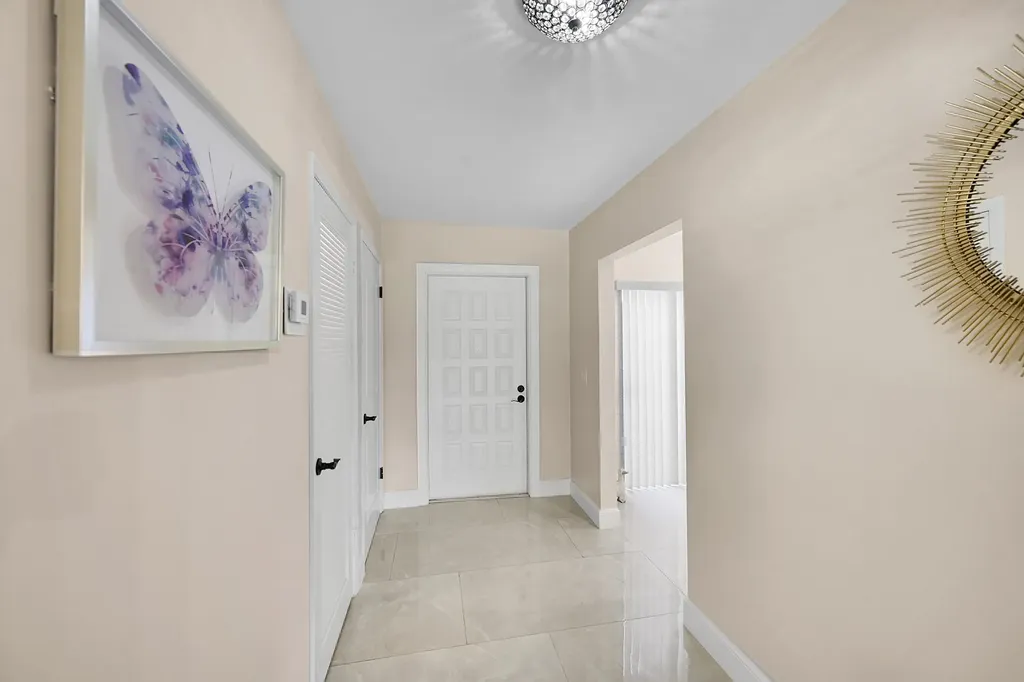 21207 Lago Circle Boca Raton FL 33433