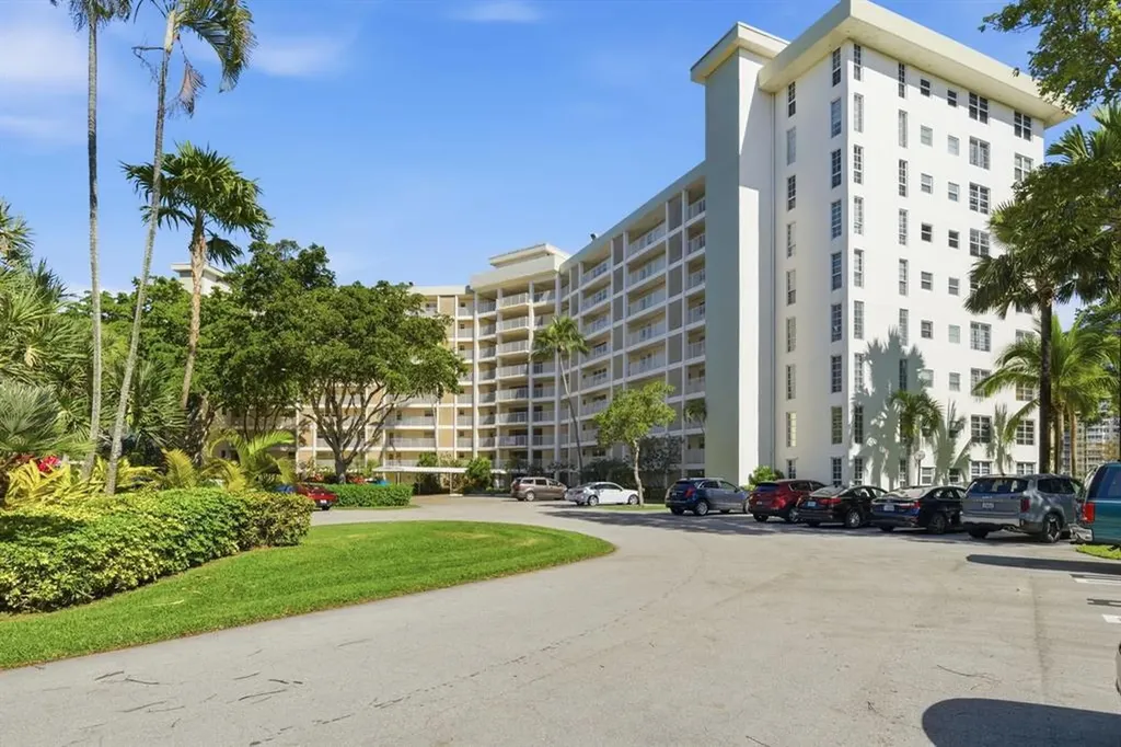 3051 N Course Drive Pompano Beach FL 33069