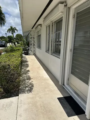 728 Ridge Road Lantana FL 33462