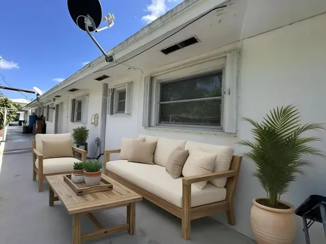 728 Ridge Road Lantana FL 33462