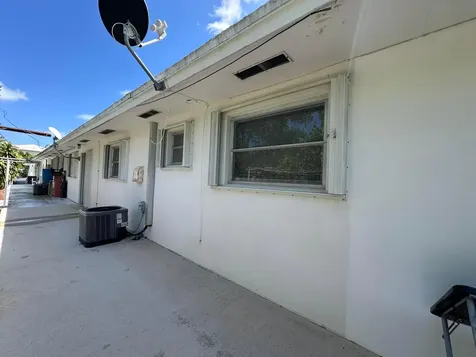 728 Ridge Road Lantana FL 33462