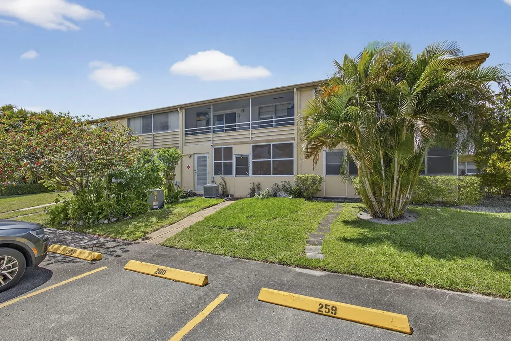 272 Bedford K West Palm Beach FL 33417