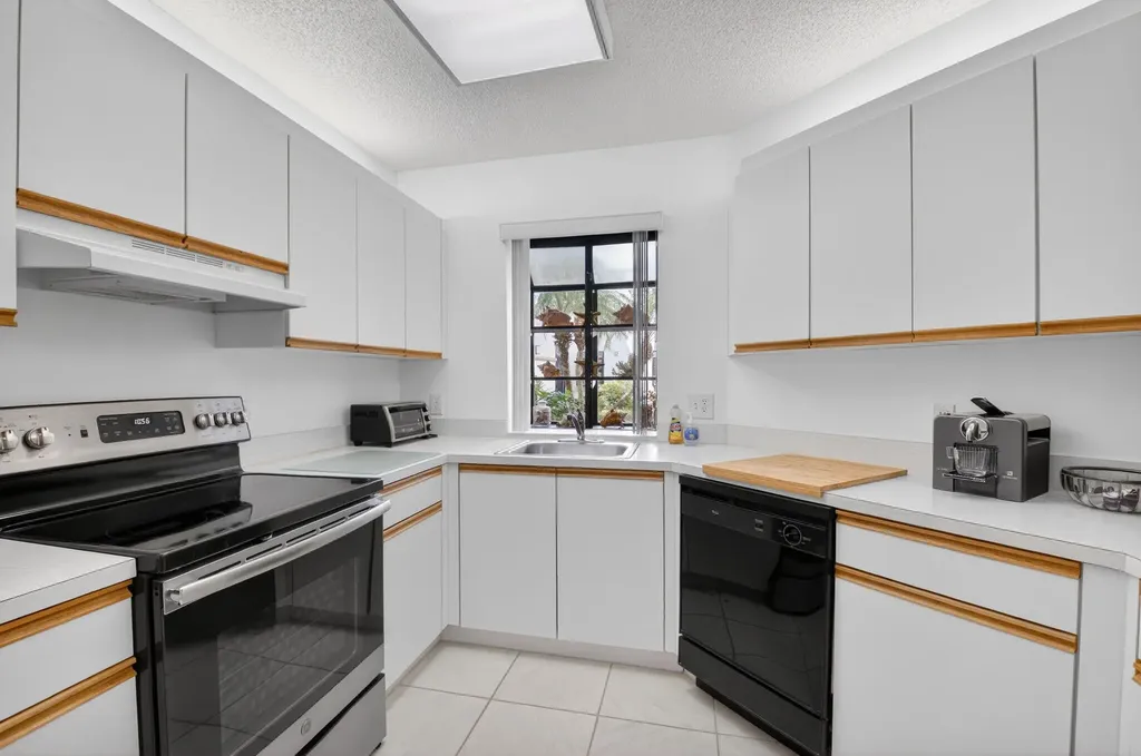5226 Europa Drive Boynton Beach FL 33437