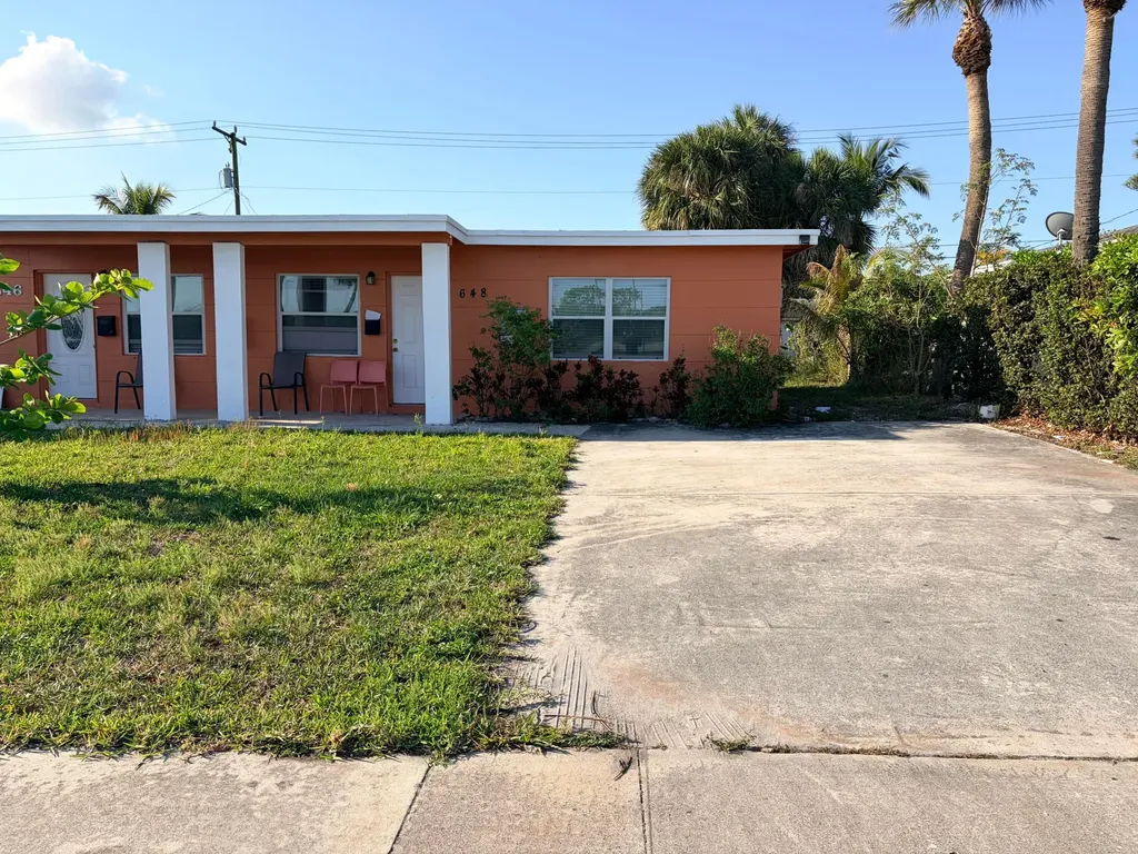 646 Bayberry Drive West Palm Beach FL 33403