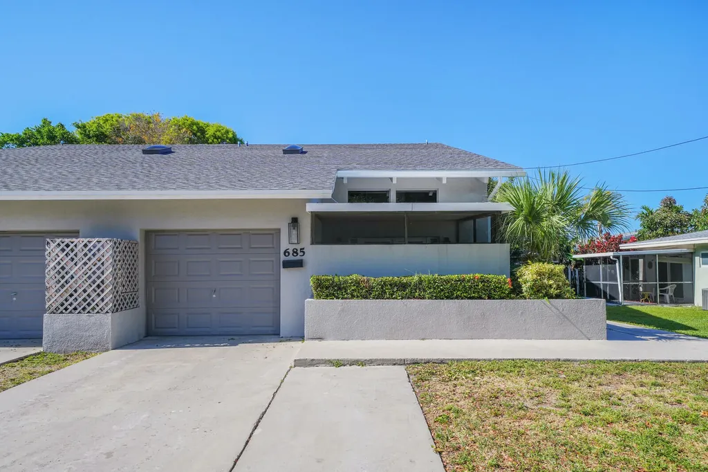 683 Dover Street Boca Raton FL 33487