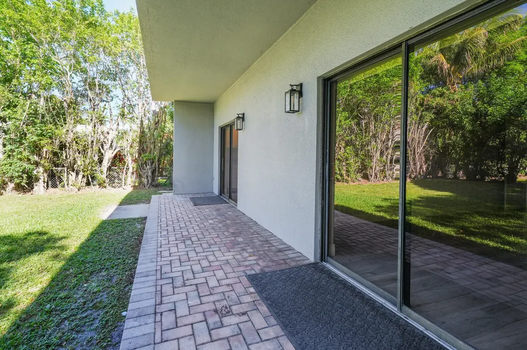 683 Dover Street Boca Raton FL 33487