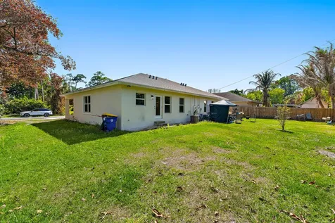 3003 SE Fairmont Street Stuart FL 34997