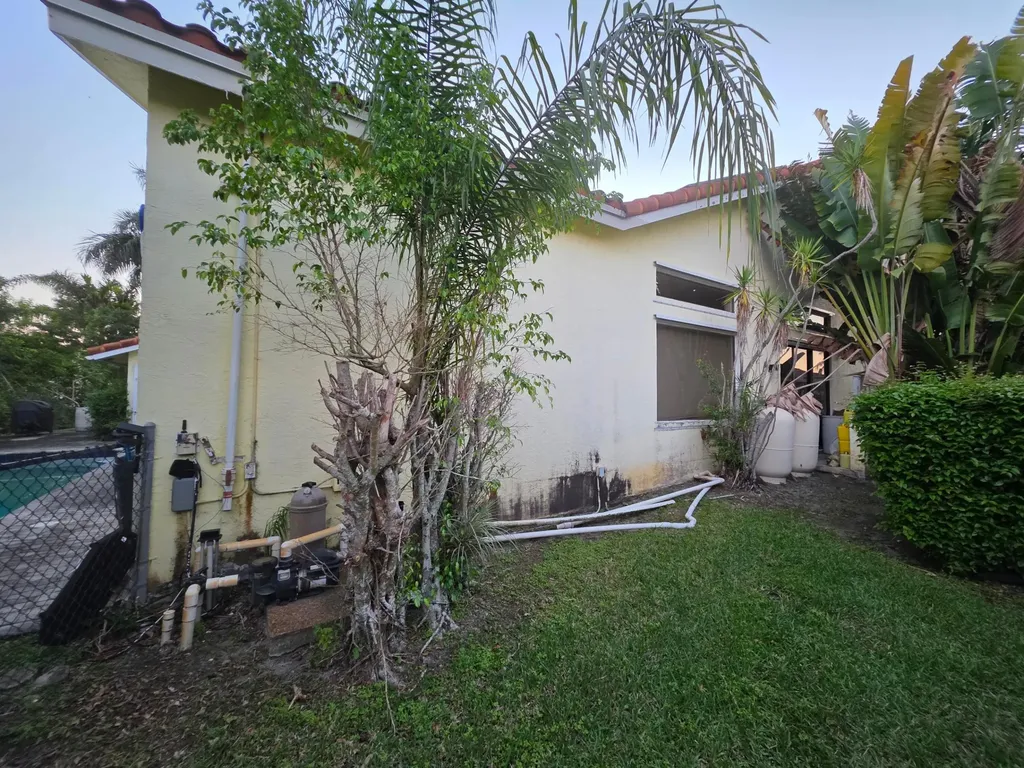 4977 NW 97th Drive Coral Springs FL 33076
