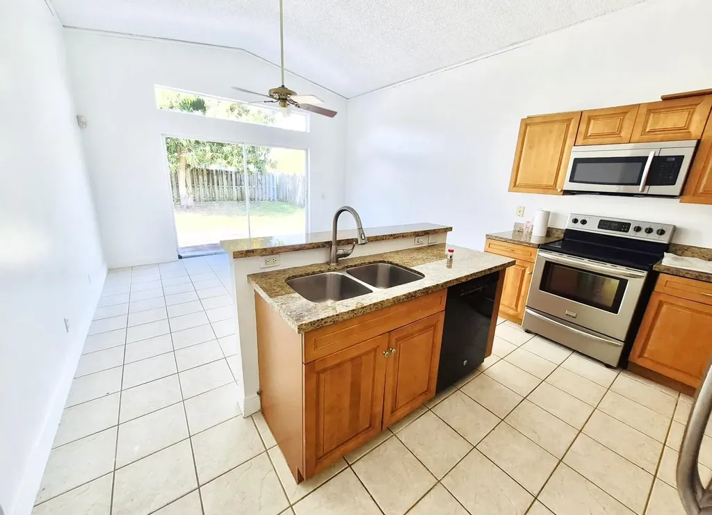 7093 Middlebury Drive Boynton Beach FL 33436