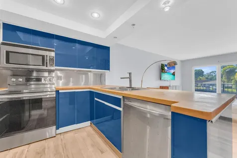 3004 NE 5th Terrace Wilton Manors FL 33334