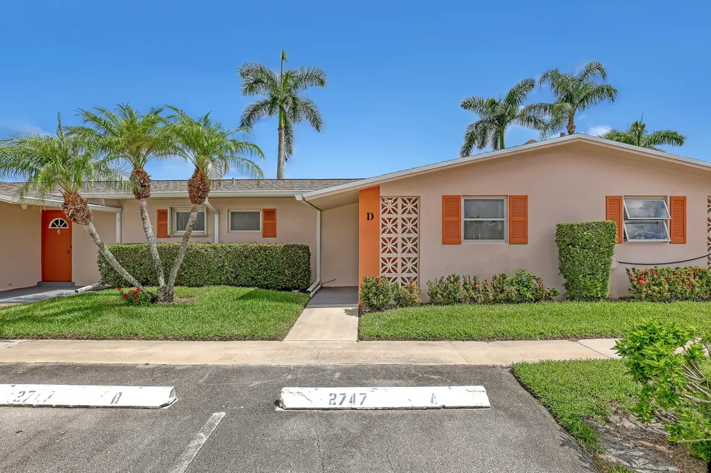 2747 E Dudley Drive Drive E West Palm Beach FL 33415