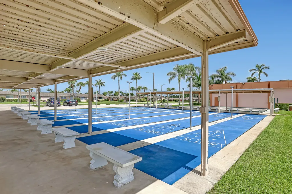 2747 E Dudley Drive Drive E West Palm Beach FL 33415