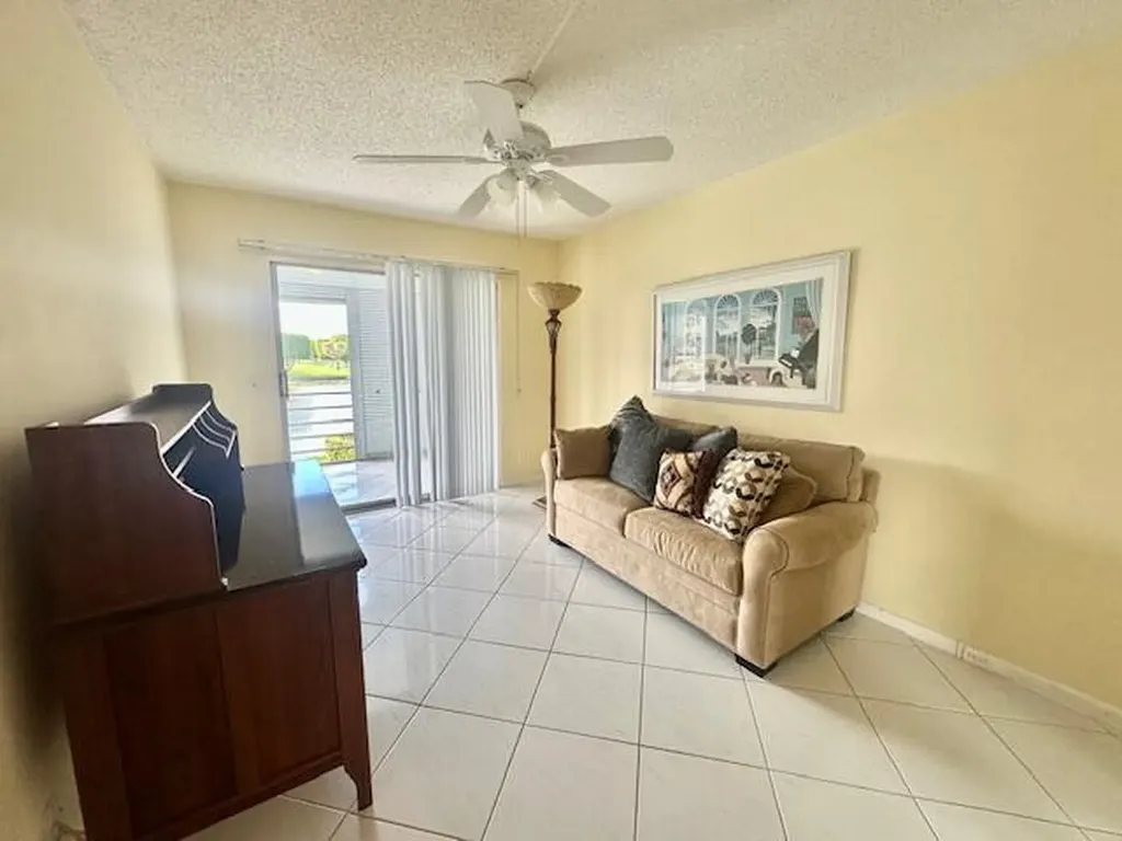 2034 Newcastle B Boca Raton FL 33434