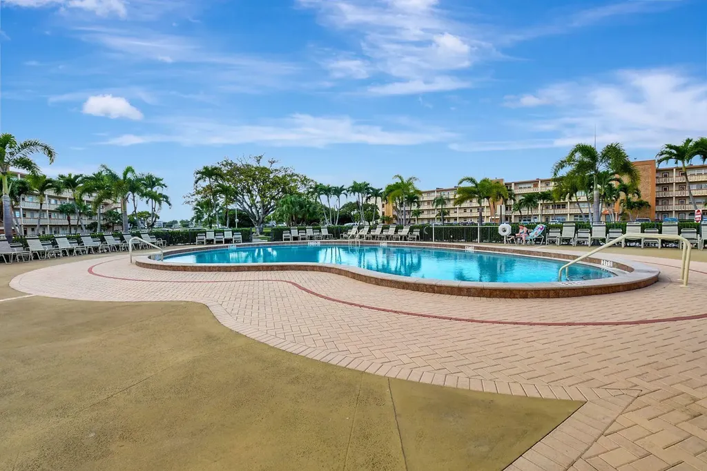 2034 Newcastle B Boca Raton FL 33434