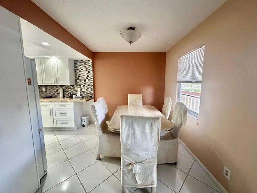 2034 Newcastle B Boca Raton FL 33434