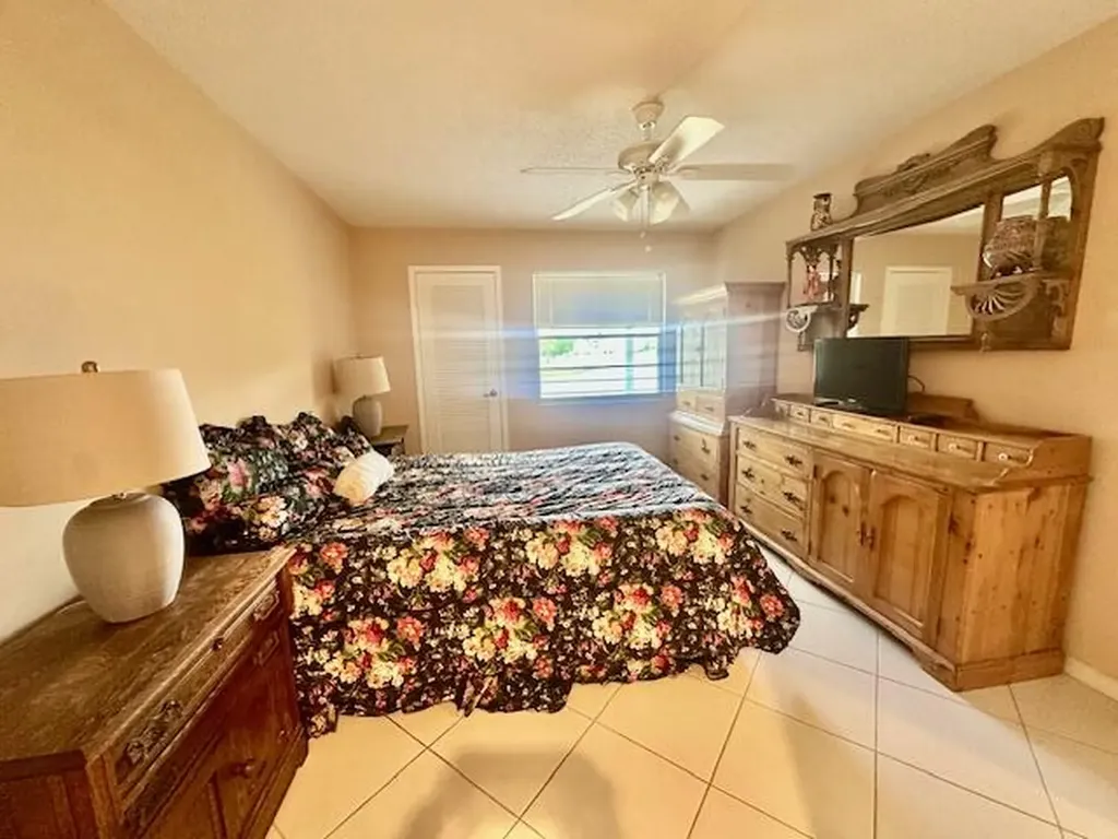 2034 Newcastle B Boca Raton FL 33434