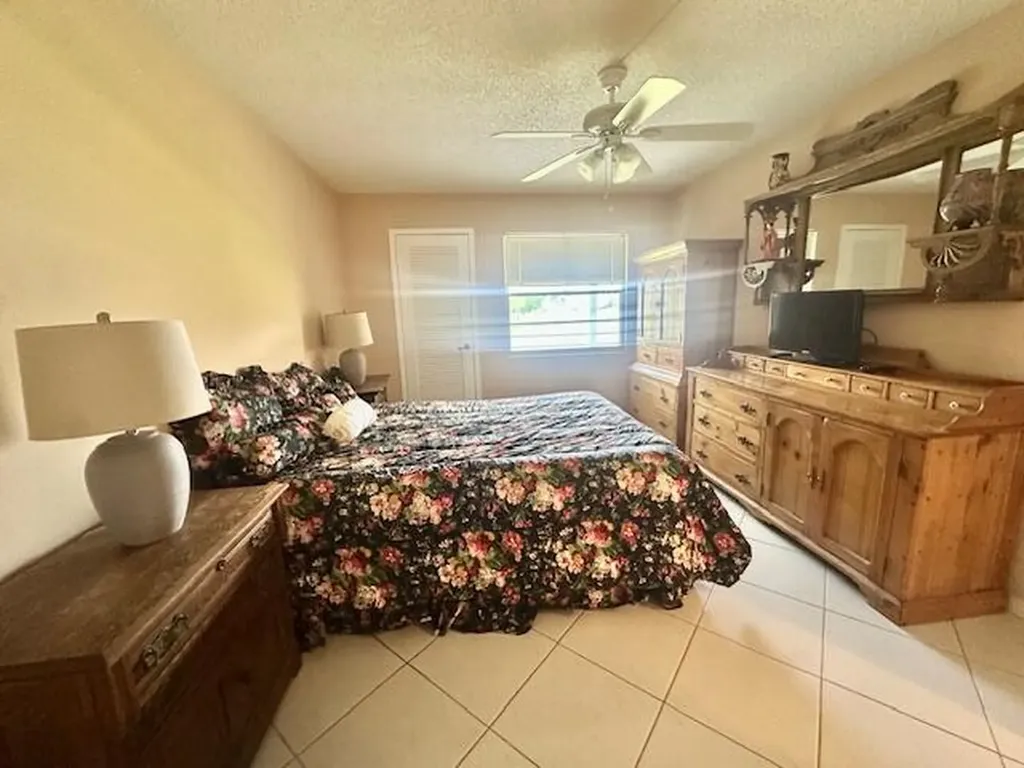 2034 Newcastle B Boca Raton FL 33434