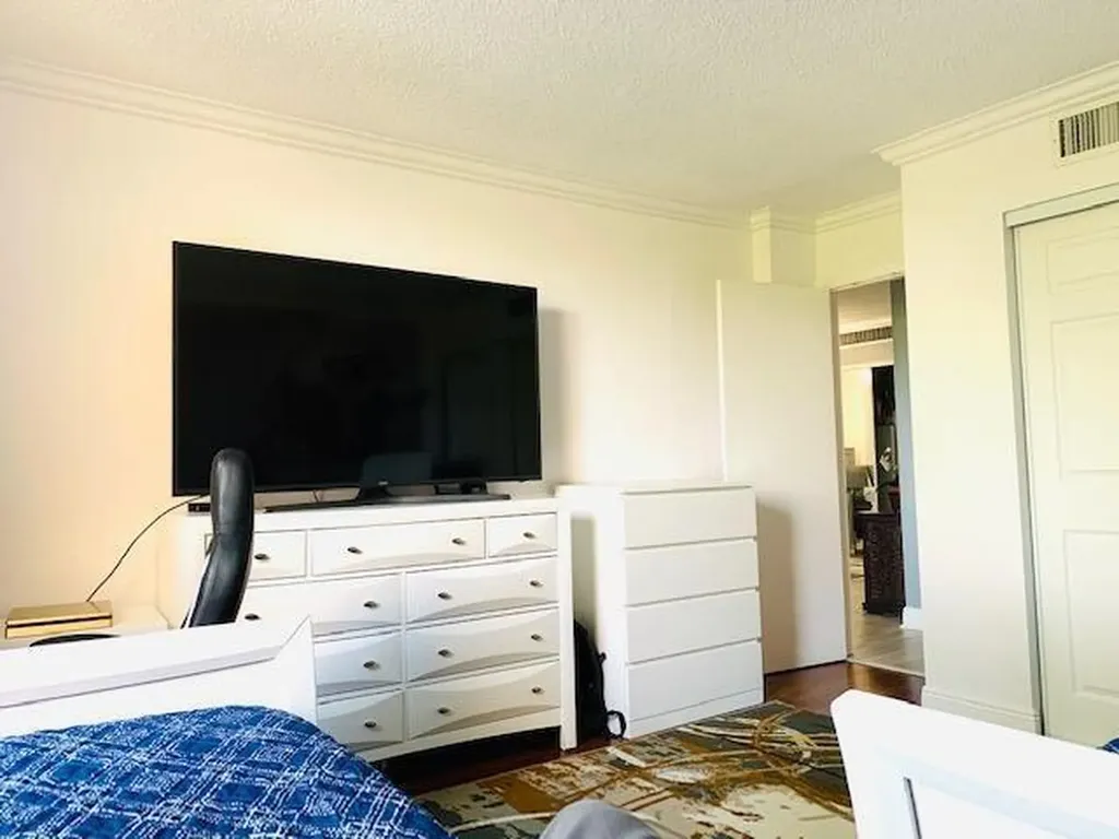 737 SE 1st Way Deerfield Beach FL 33441