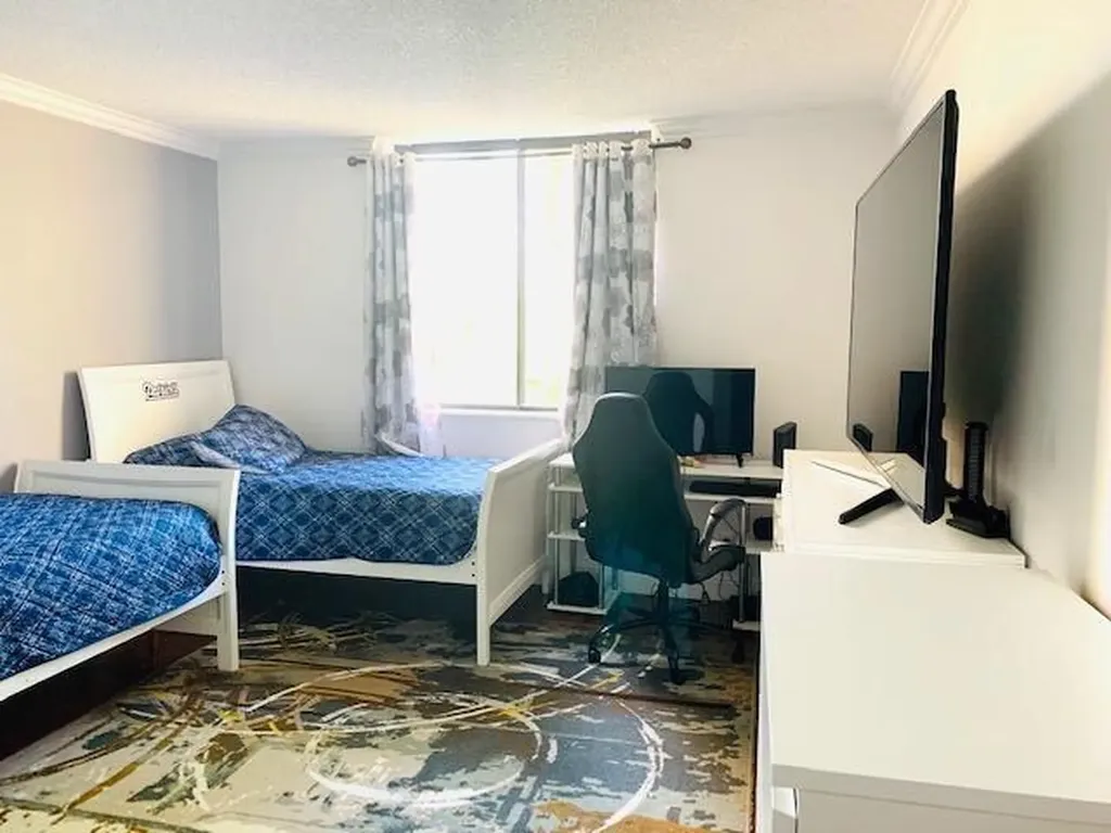 737 SE 1st Way Deerfield Beach FL 33441