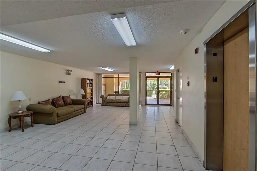 737 SE 1st Way Deerfield Beach FL 33441