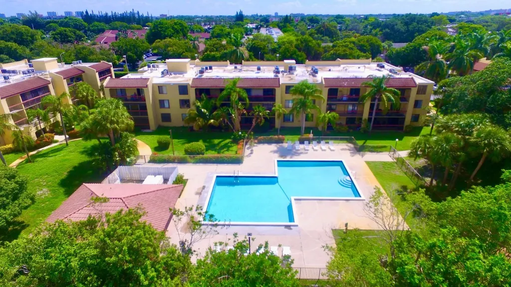 737 SE 1st Way Deerfield Beach FL 33441