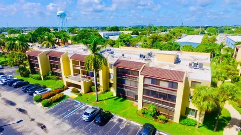 737 SE 1st Way Deerfield Beach FL 33441