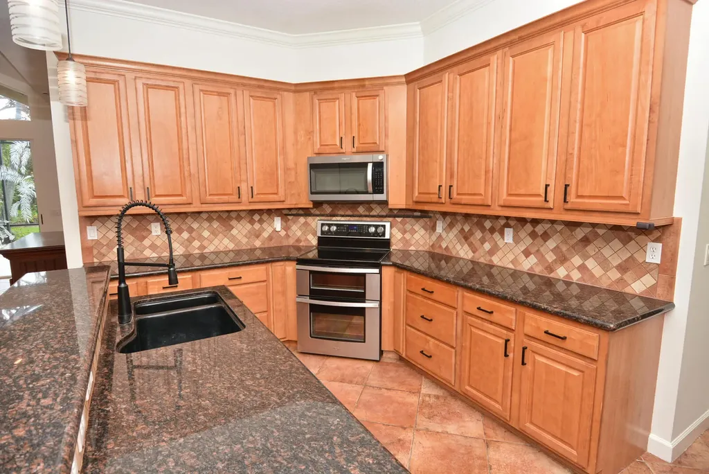 9005 Pumpkin Ridge Port St Lucie FL 34986
