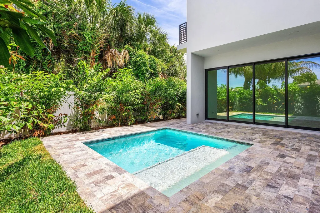 207 SE 5th Street Delray Beach FL 33483
