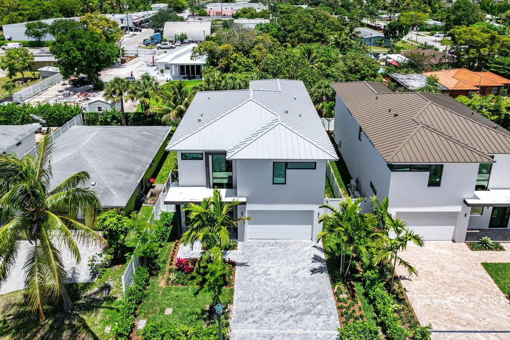 207 SE 5th Street Delray Beach FL 33483