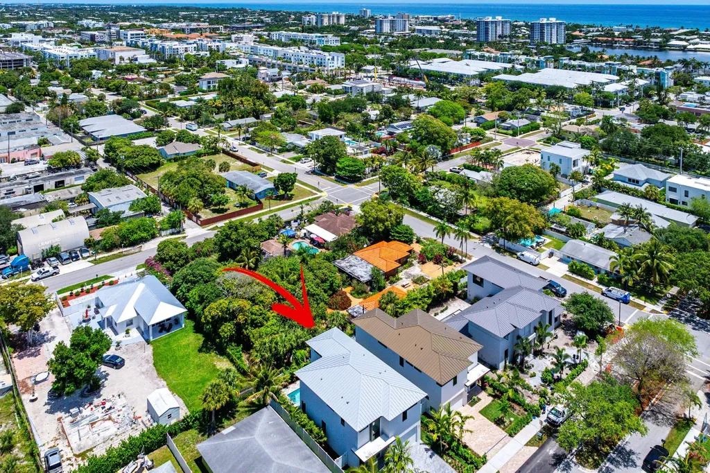 207 SE 5th Street Delray Beach FL 33483