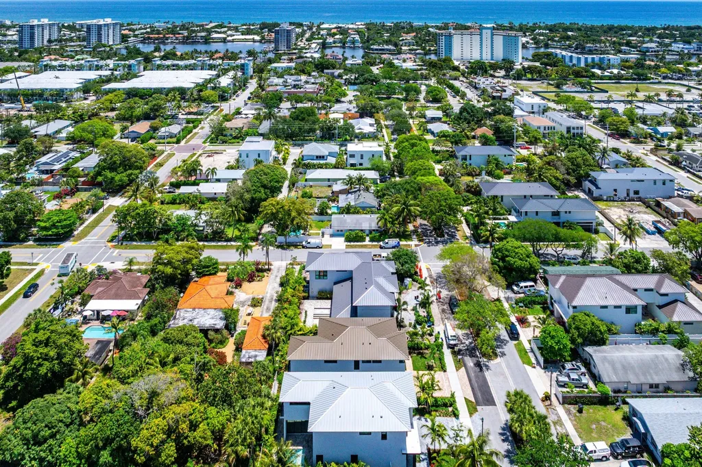 207 SE 5th Street Delray Beach FL 33483