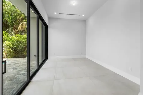 207 SE 5th Street Delray Beach FL 33483