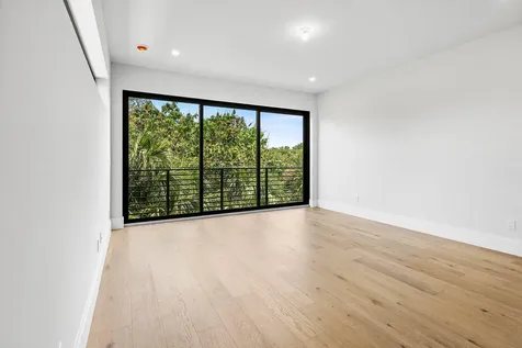 207 SE 5th Street Delray Beach FL 33483