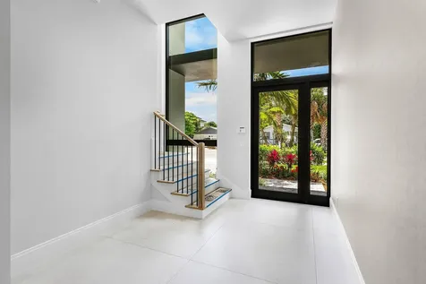 207 SE 5th Street Delray Beach FL 33483