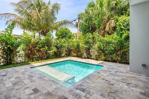 207 SE 5th Street Delray Beach FL 33483