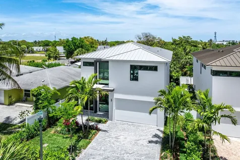 207 SE 5th Street Delray Beach FL 33483