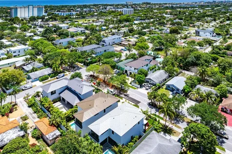 207 SE 5th Street Delray Beach FL 33483